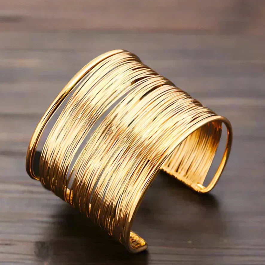 Isolde | Goldenes Armband im Vintage-Stil