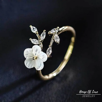 DAZZLING WHITE BLOSSOM ZIRCONIA RING