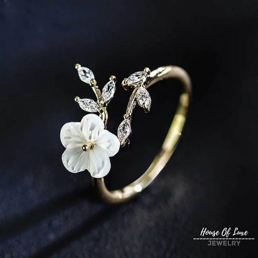DAZZLING WHITE BLOSSOM ZIRCONIA RING
