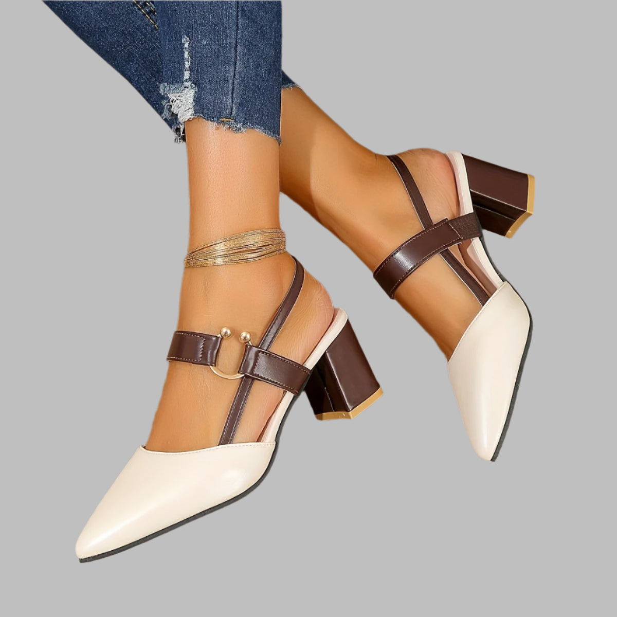 Camila – Zweifarbige Schnallen-Slingbacks