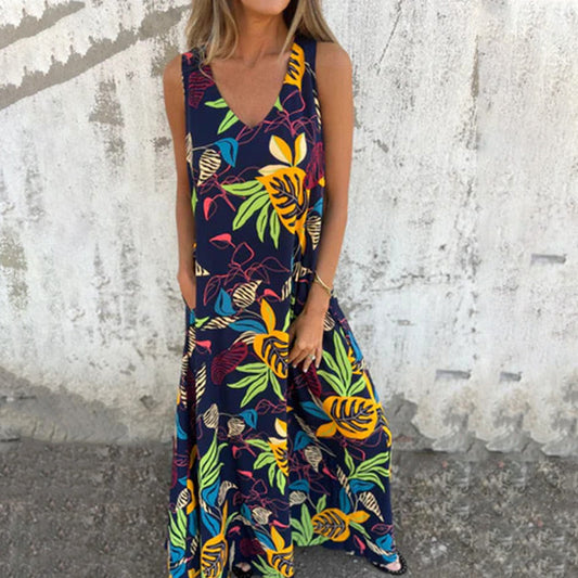 YLVA I MAXIKLEID MIT V-AUSSCHNITT